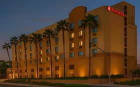 Ramada By Wyndham Hawthorne/Lax